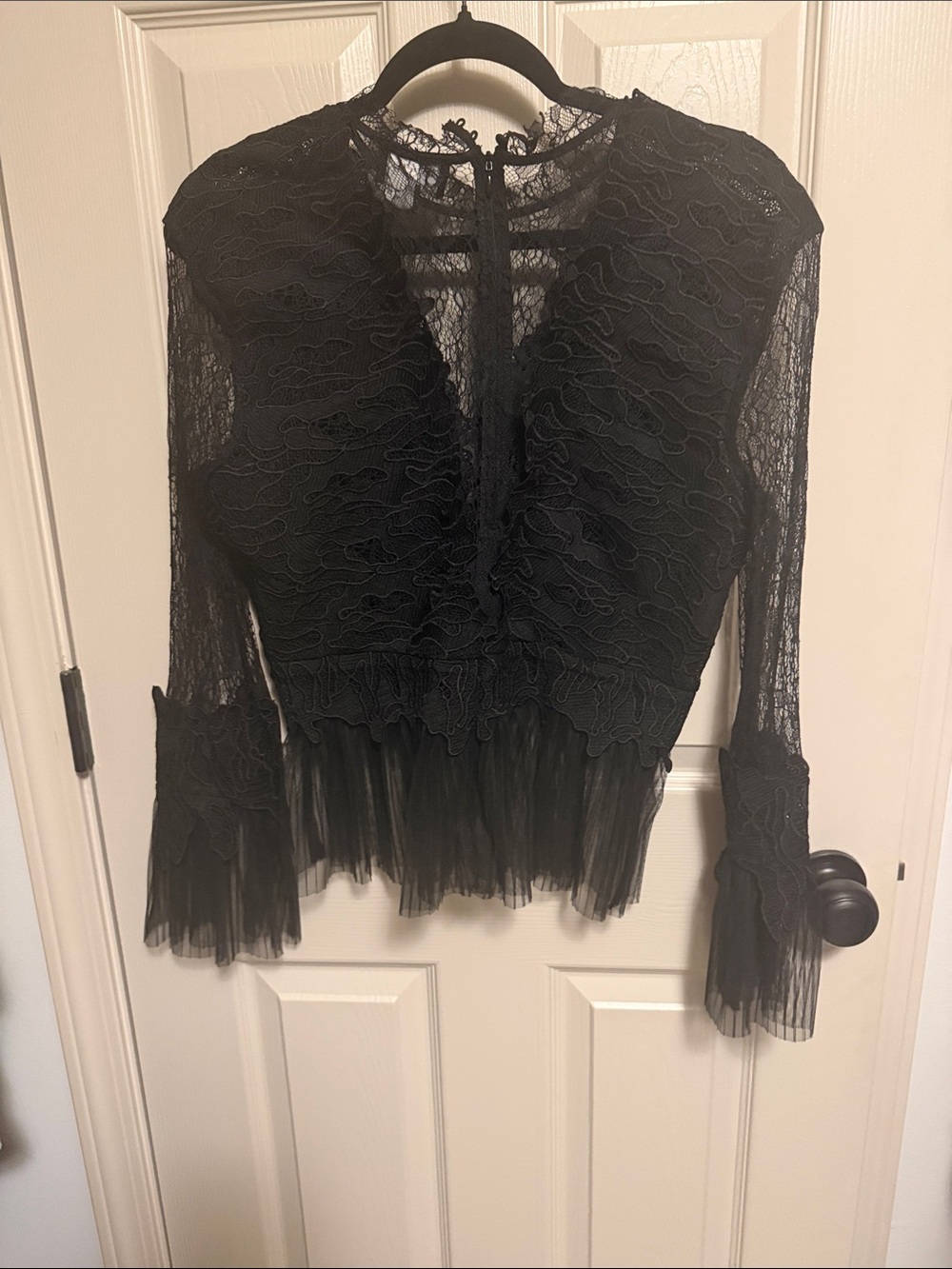 Bardot FRANCESCA TOP, black lace with ruffled sleeves. - Picture 2 of 6